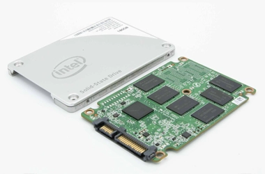 Diagram illustrating the Intel SSD data recovery process, including diagnostics, repair, and data extraction.